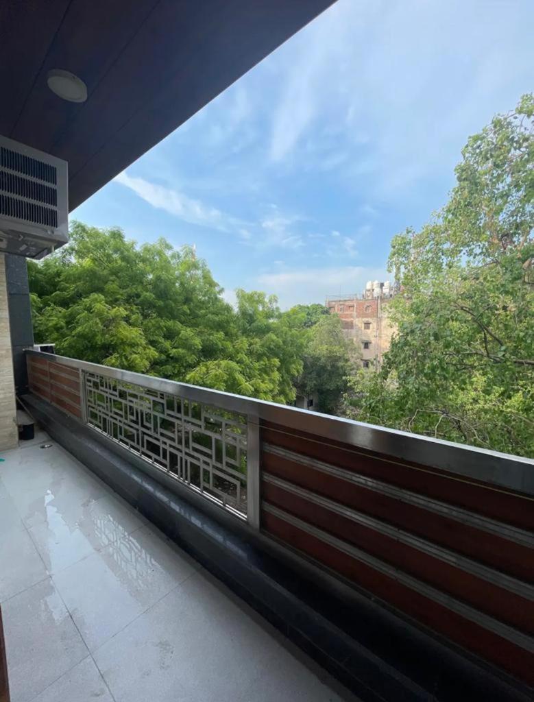 Aquila 3bhk South Delhi Near Ashram Metro * New Delhi