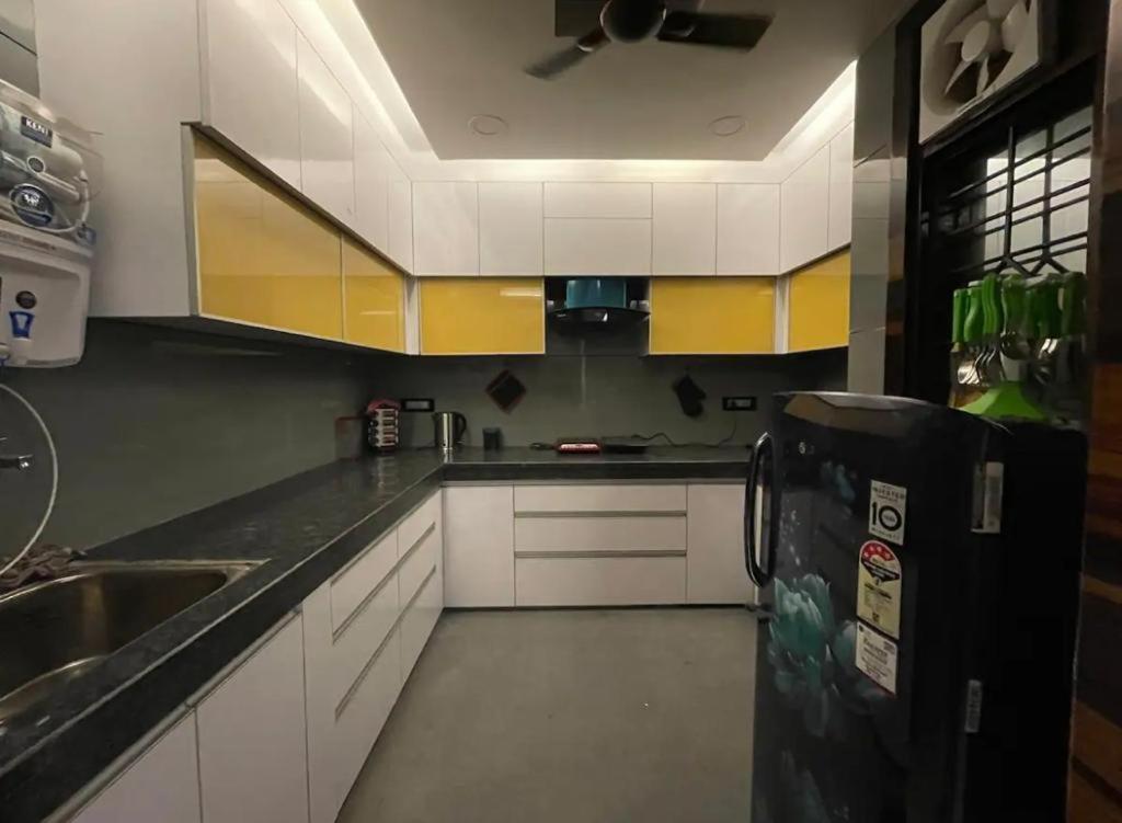 Aquila 3bhk South Delhi Near Ashram Metro *