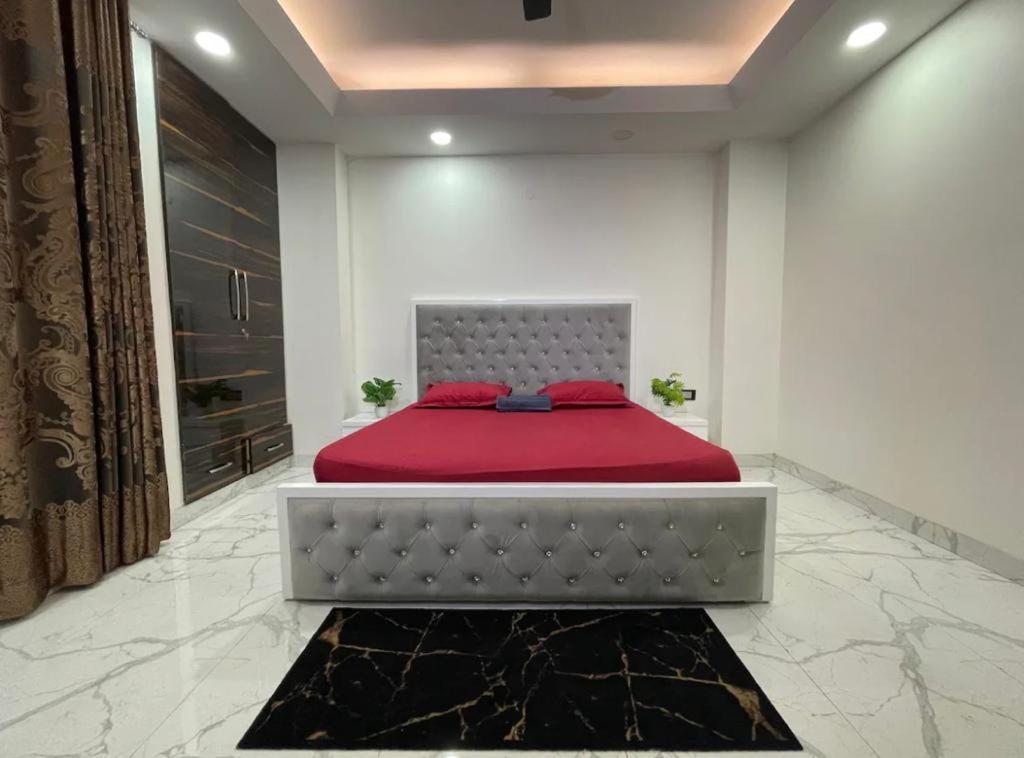 Apartment Aquila 3bhk South Delhi Near Ashram Metro New Delhi